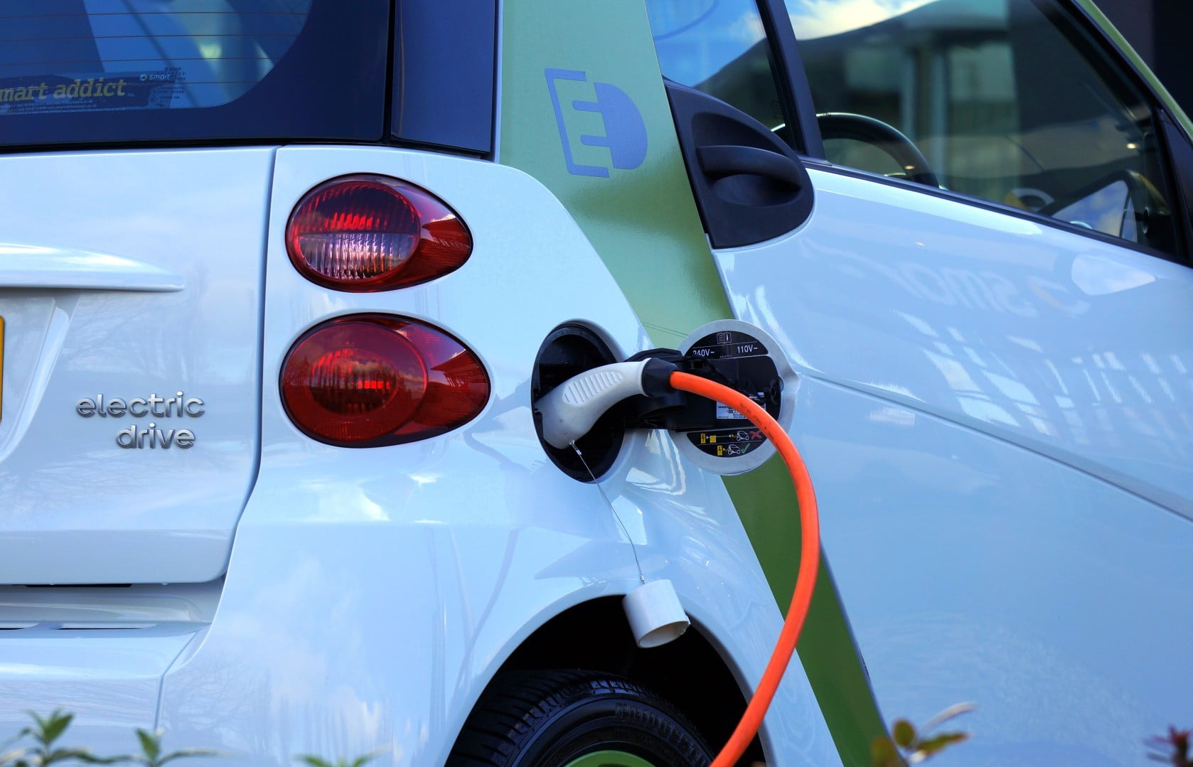 Plug-in grant for vehicles ends to focus on expanding EV charging network